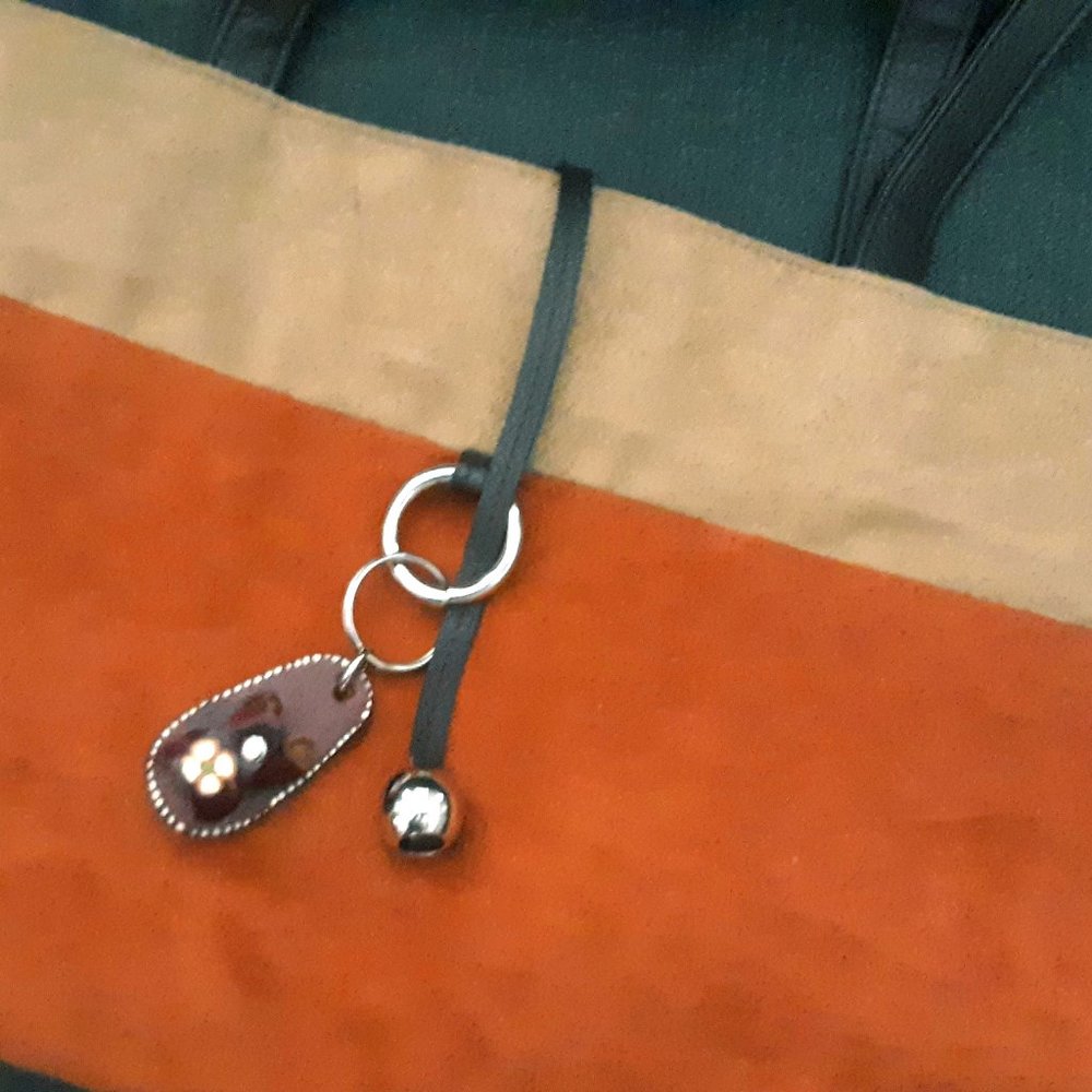 BIG Estee Lauder Suede Bag w Flip Flop Keychain! 👡